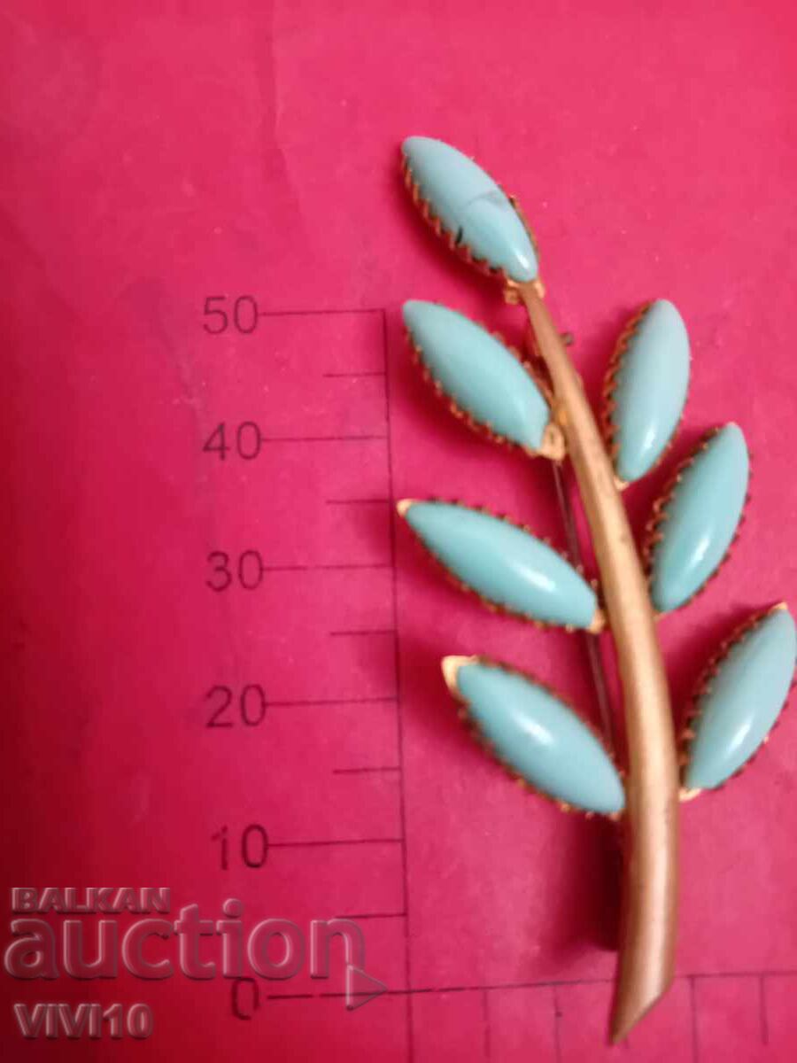 Antique turquoise brooch with price 50.00 BGN | € 25.56 Antique turquoise brooch with price 50.00 BGN | € 25.56