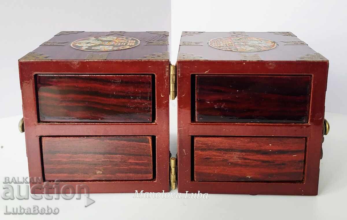 Auction  Two Korean Najeonchilgi (Mother-of-Pearl Inlay) Jewelry Boxes