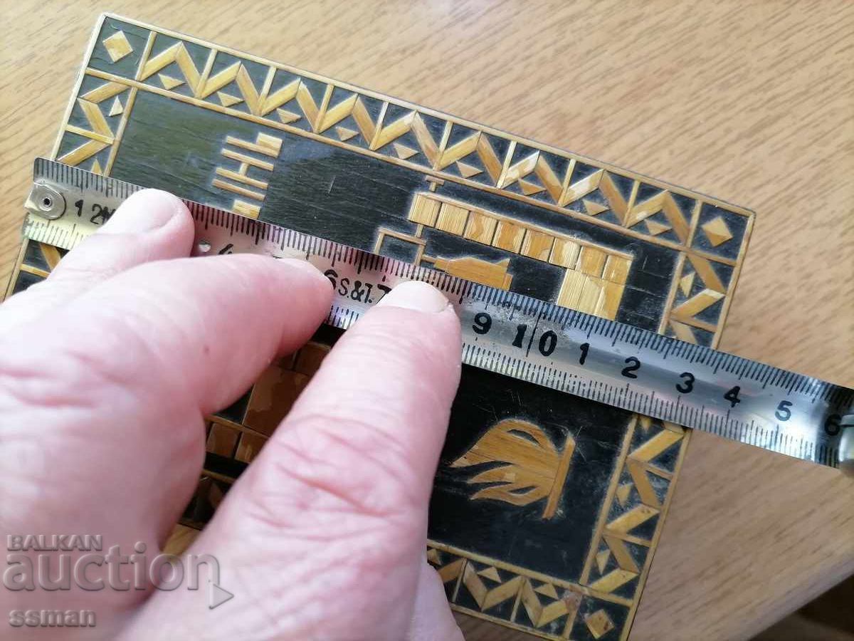 Доставка на дървена кутийка хатин Доставка на дървена кутийка хатин