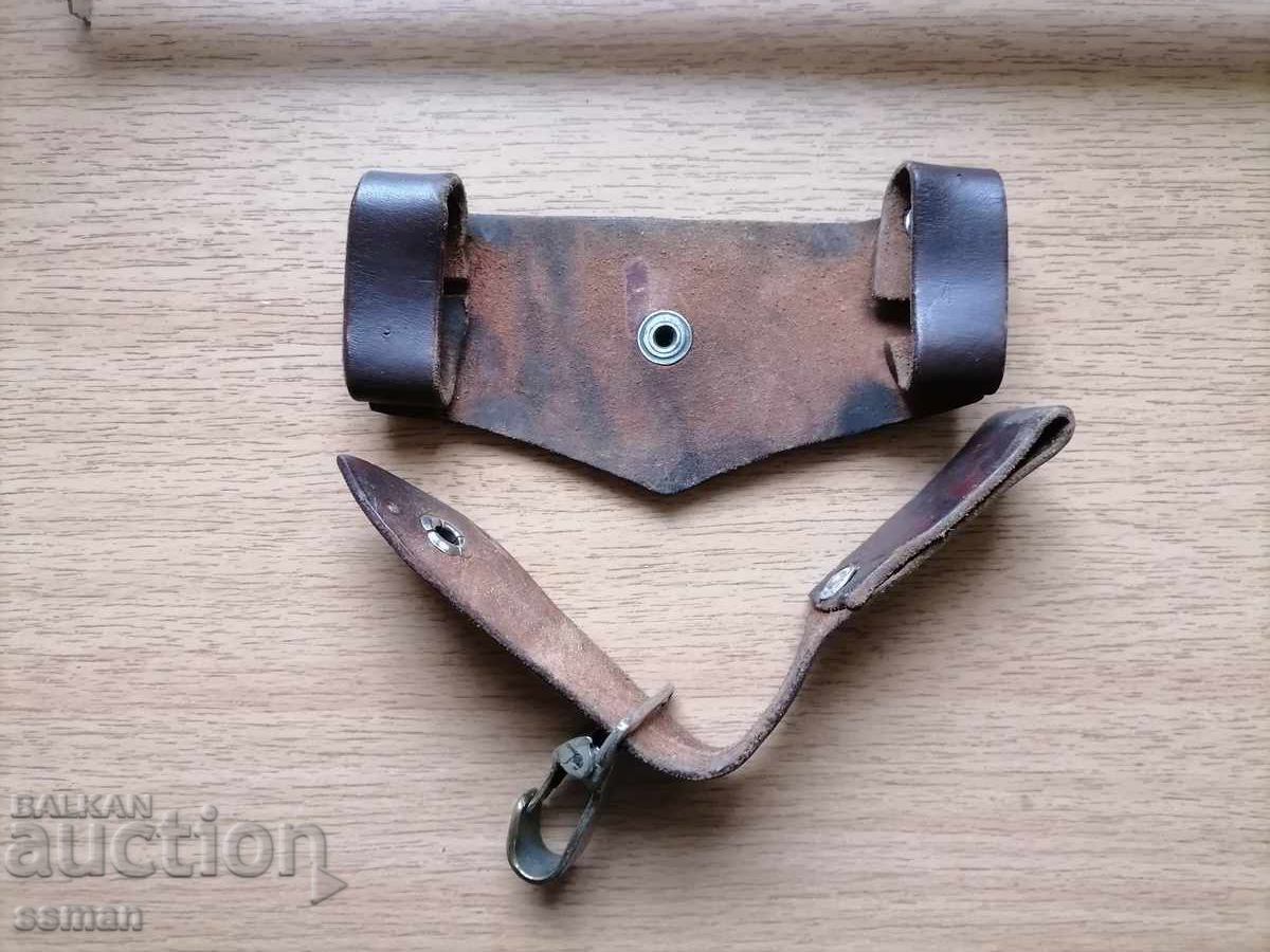 Auction Old leather key ring Auction Old leather key ring