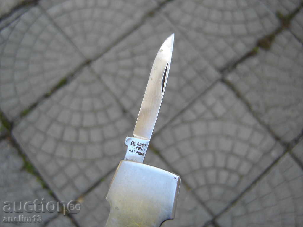 Delivery of COLLECTIBLE POCKET KNIFE