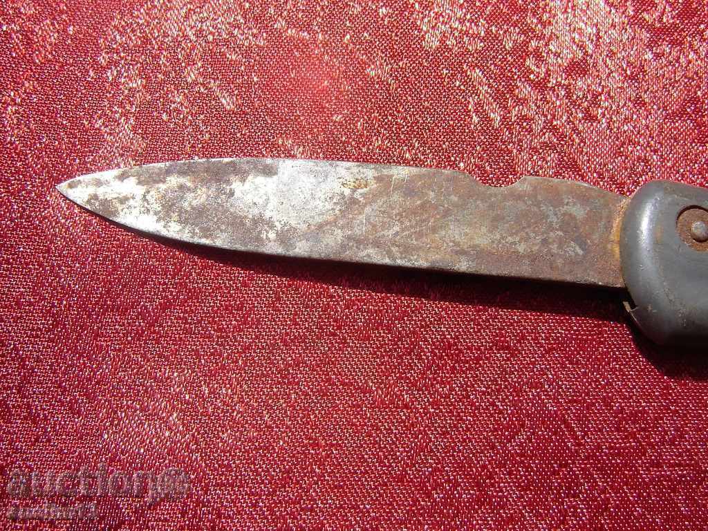 Delivery of AN OLD POCKET KNIFE Delivery of AN OLD POCKET KNIFE