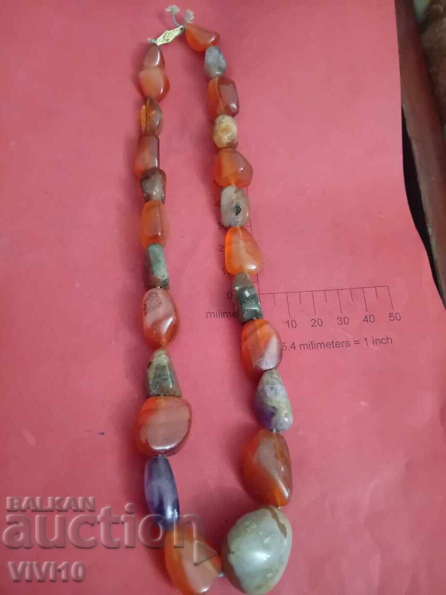 Colier vechi cu agat