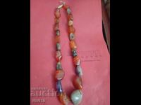 Colier vechi cu agat