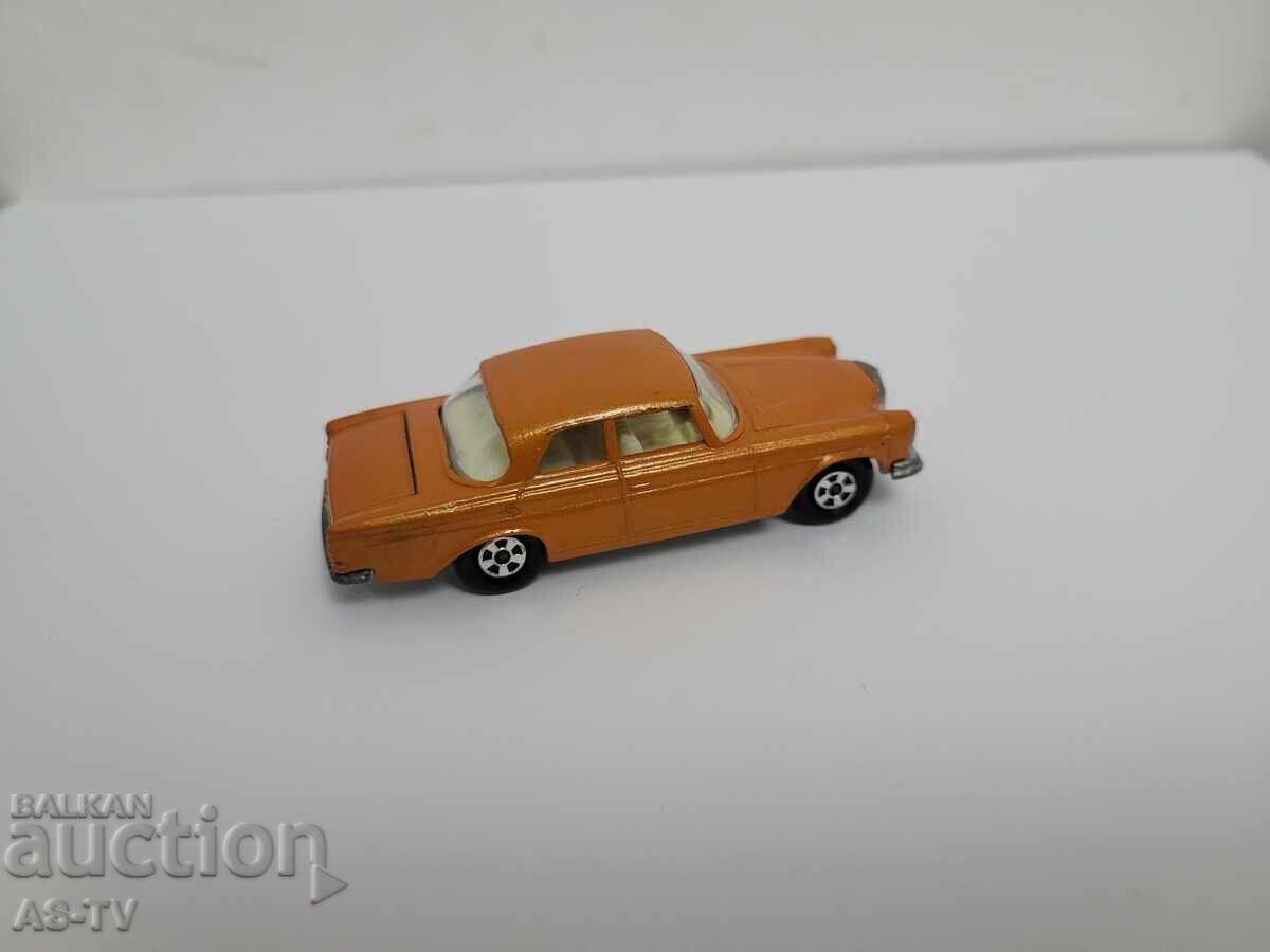 Matchbox England Mercedes 300 SE - 5