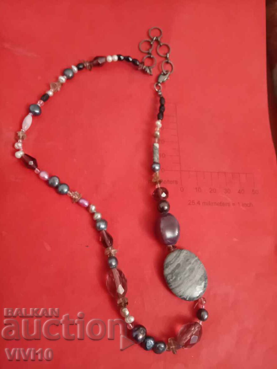 Colier vechi cu diverse pietre naturale cu preț 70.00 BGN | € 35.79