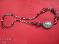 Colier vechi cu diverse pietre naturale