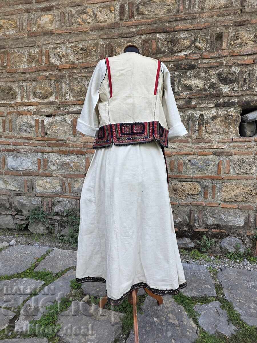 Γυναικεία παραδοσιακή φορεσιά από την πεδιάδα του Κουμάνοβο, με σπάνιο σαγιά - 5
