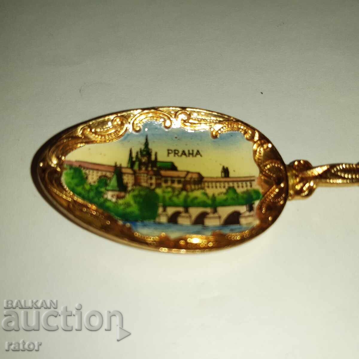Linguriță veche de suvenir elegantă cu email - PRAGA cu preț 14.00 BGN | € 7.16