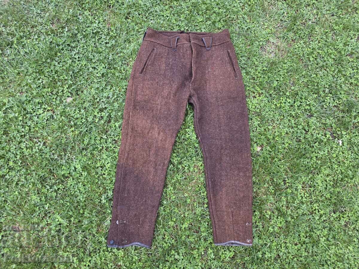 Ανδρικά μάλλινα παντελόνια, φανελένια, κομιτάδικα