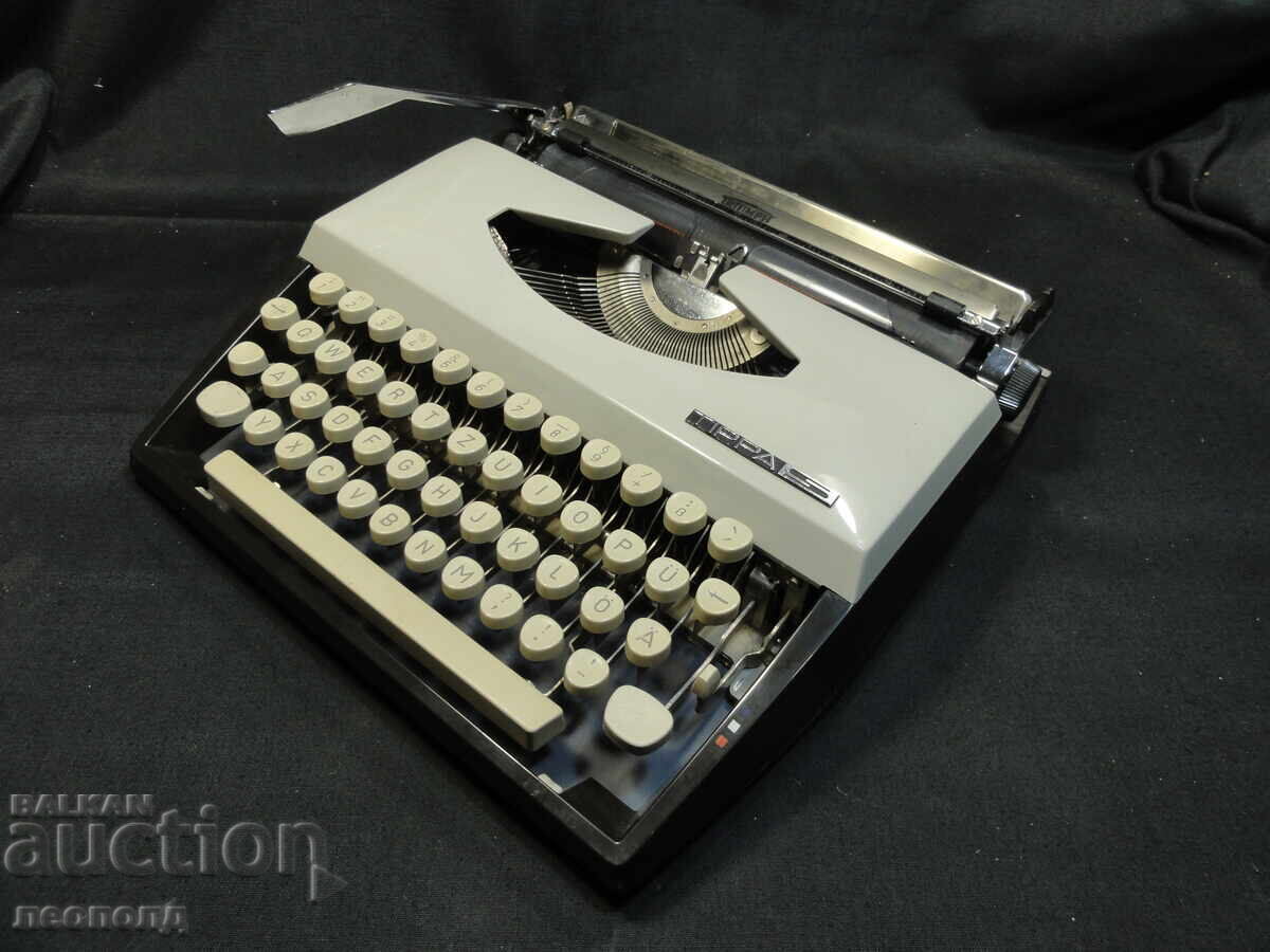 OLD RETRO PORTABLE TYPEWRITER TRIUMPH TIPPA S with price 60.00 BGN | € 30.68
