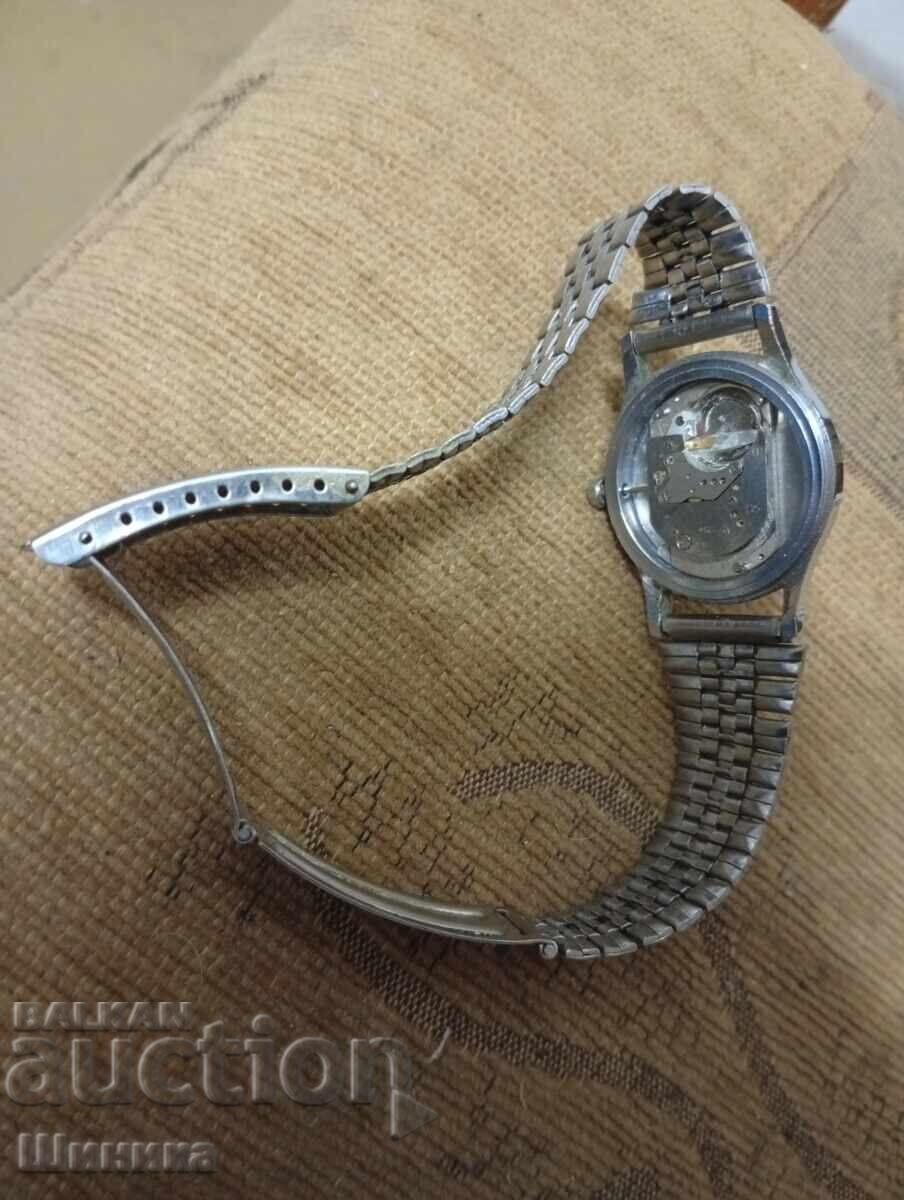 Chaika Quartz Watch with price 15.00 BGN | € 7.67