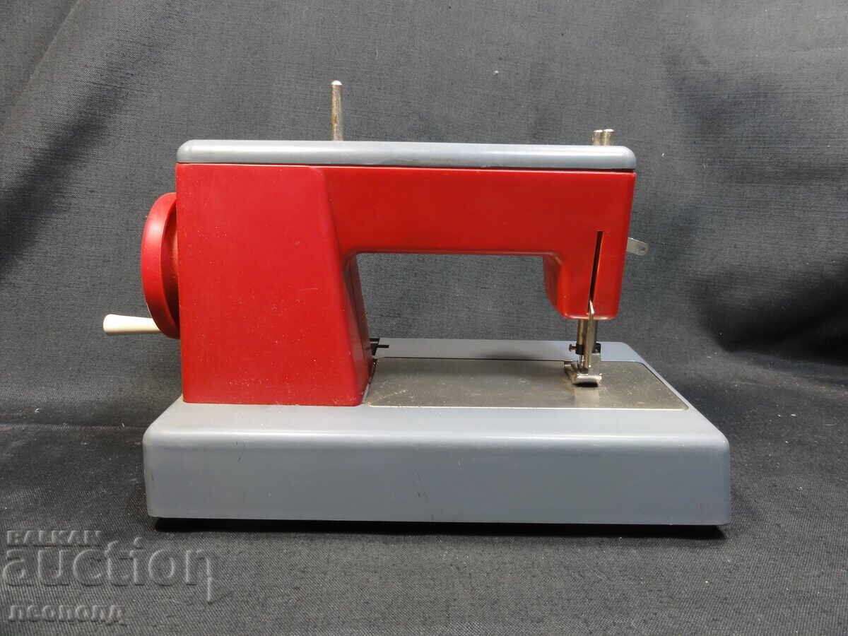 ΠΑΛΑΙΟ ΡΕΤΡΟ ΣΟΣ ΣΣΔ ΜΗΧΑΝΙΚΟ ΠΑΙΧΝΙΔΙ ΡΑΠΤΟΜΗΧΑΝΗ με τιμή 40.00 BGN | € 20.45