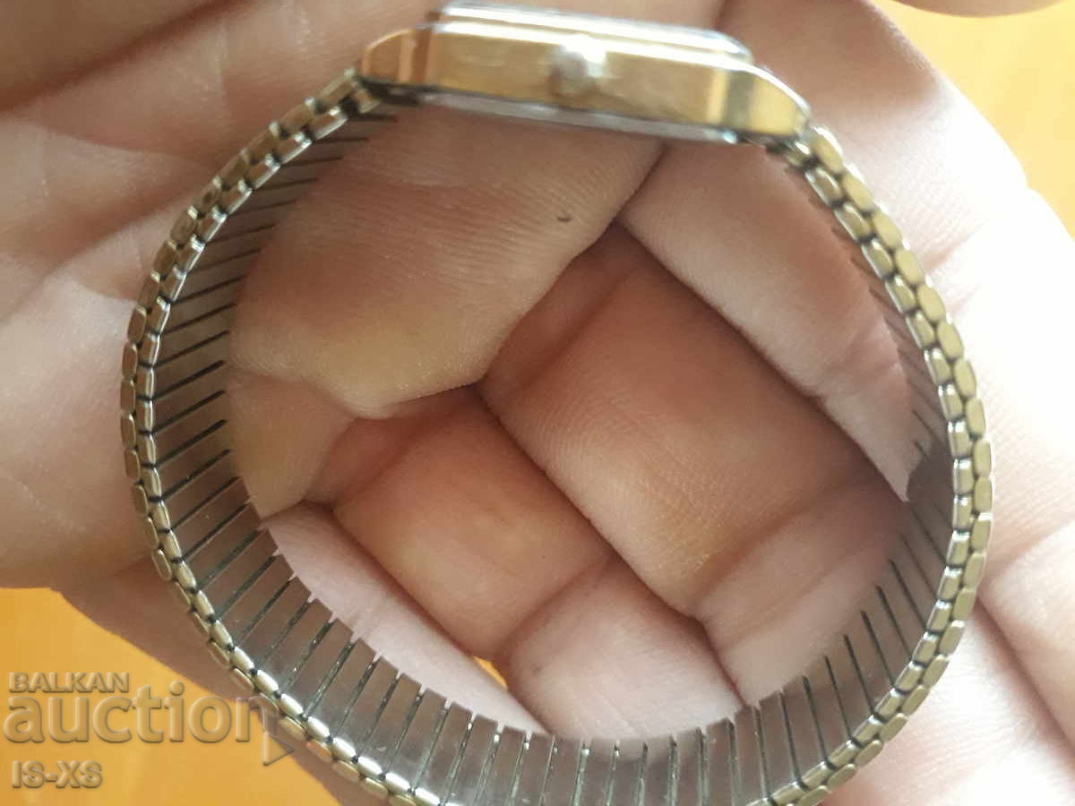 Women's BULOVA QUARTZ Watch Au10 - 5 Women's BULOVA QUARTZ Watch Au10 - 5