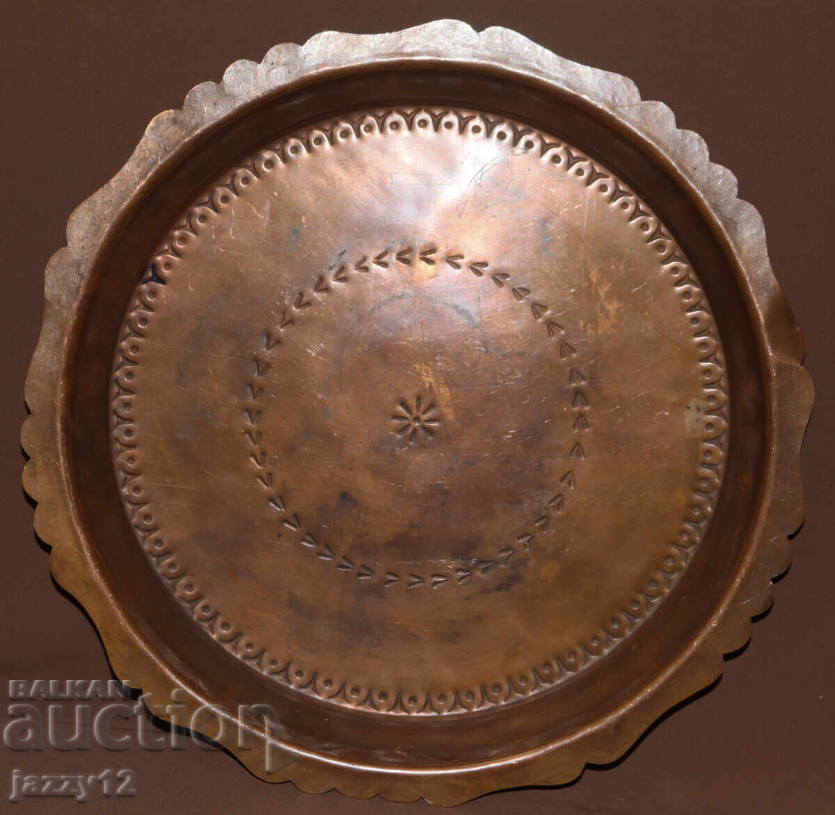 Auction  Old traditional copper tray platter