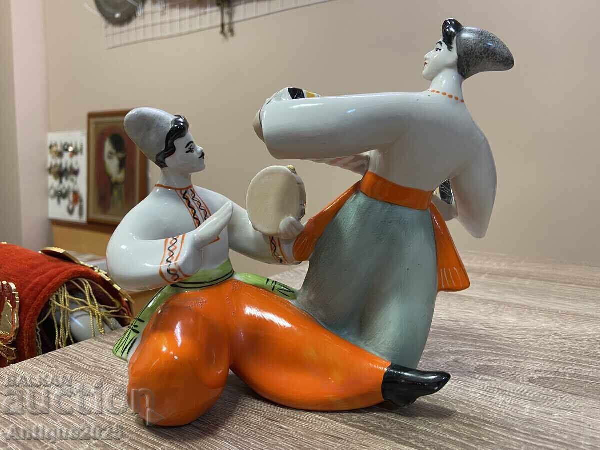 Порцеланова статуетка „Музиканти“ (СССР) с цена 55.00 лв. | € 28.12 Порцеланова статуетка „Музиканти“ (СССР) с цена 55.00 лв. | € 28.12