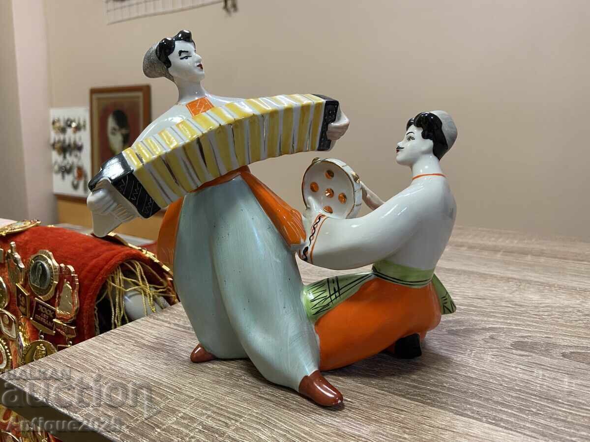 Порцеланова статуетка „Музиканти“ (СССР) Порцеланова статуетка „Музиканти“ (СССР)