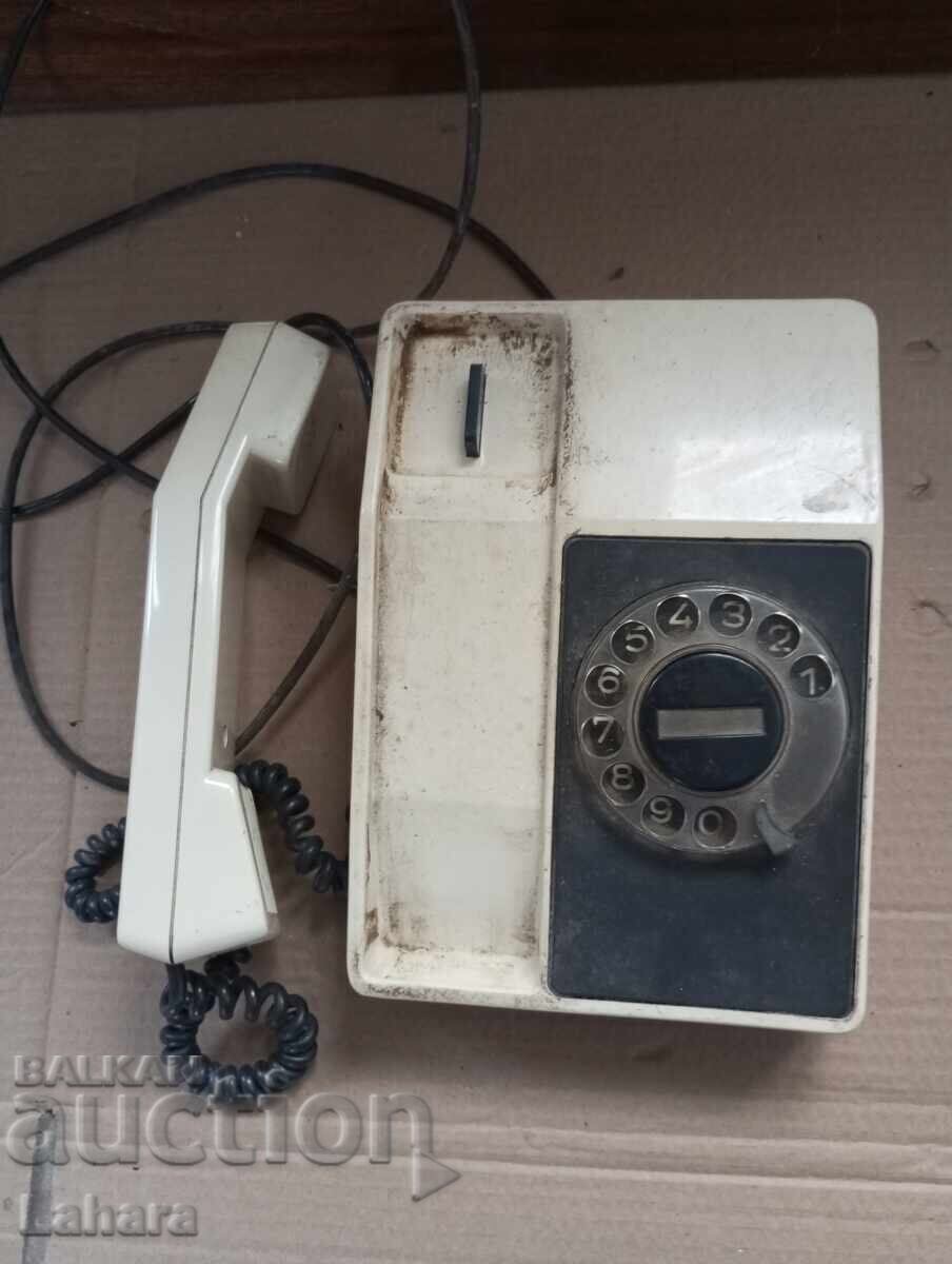 Delivery of Retro rotary dial telephone