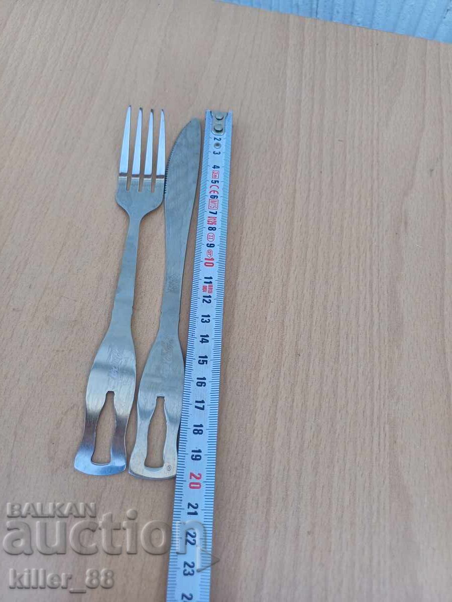 Licitație Seturi de tacâmuri pentru colecționari Coca-Cola Licitație Seturi de tacâmuri pentru colecționari Coca-Cola