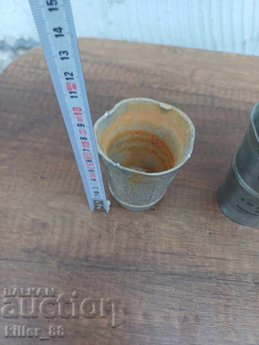 Tin bowls with ornaments - 5 Tin bowls with ornaments - 5