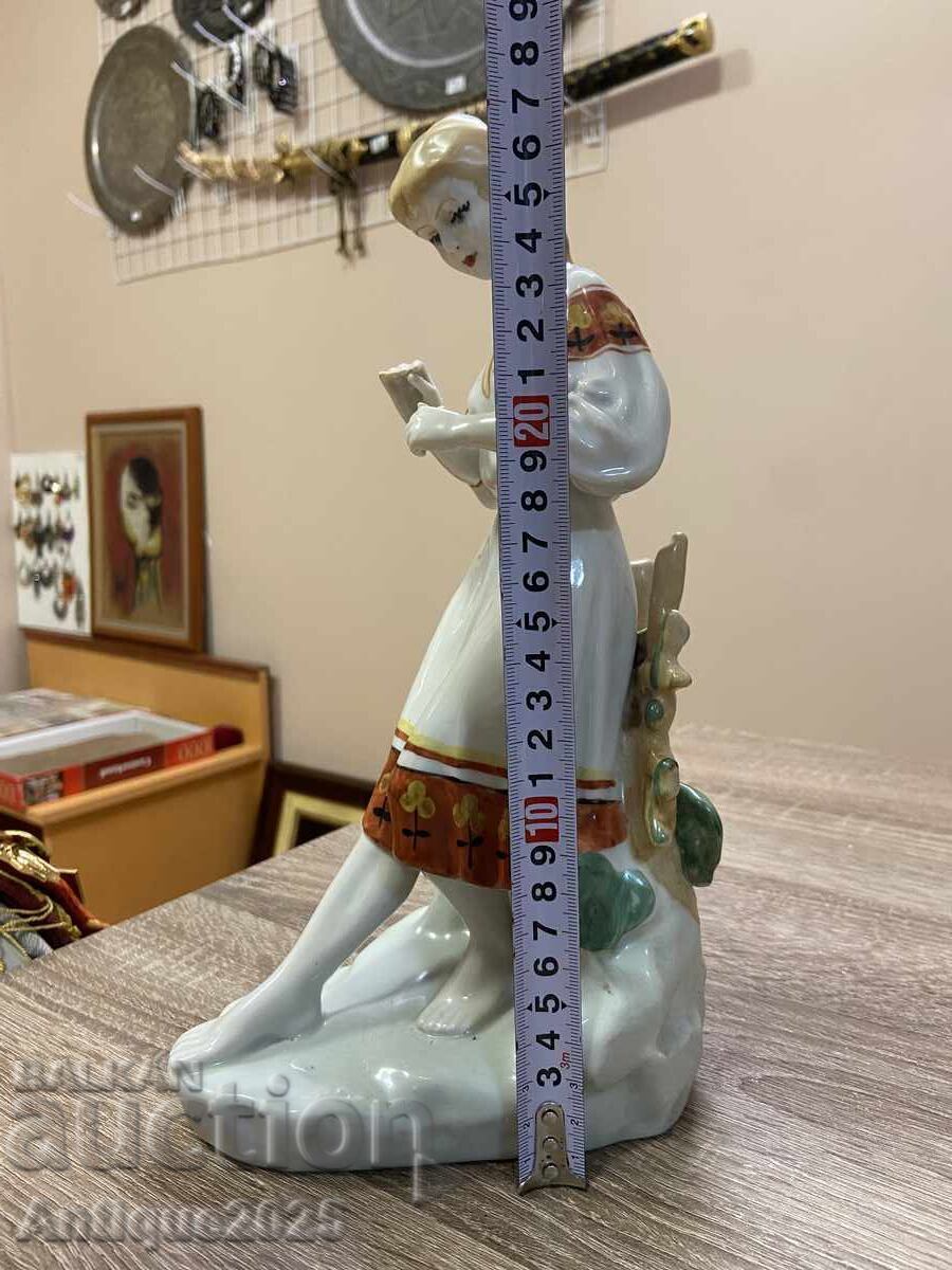 Πορσελάνινο ειδώλιο κοριτσιού "Μαντεύοντας τη μαργαρίτα" - 7