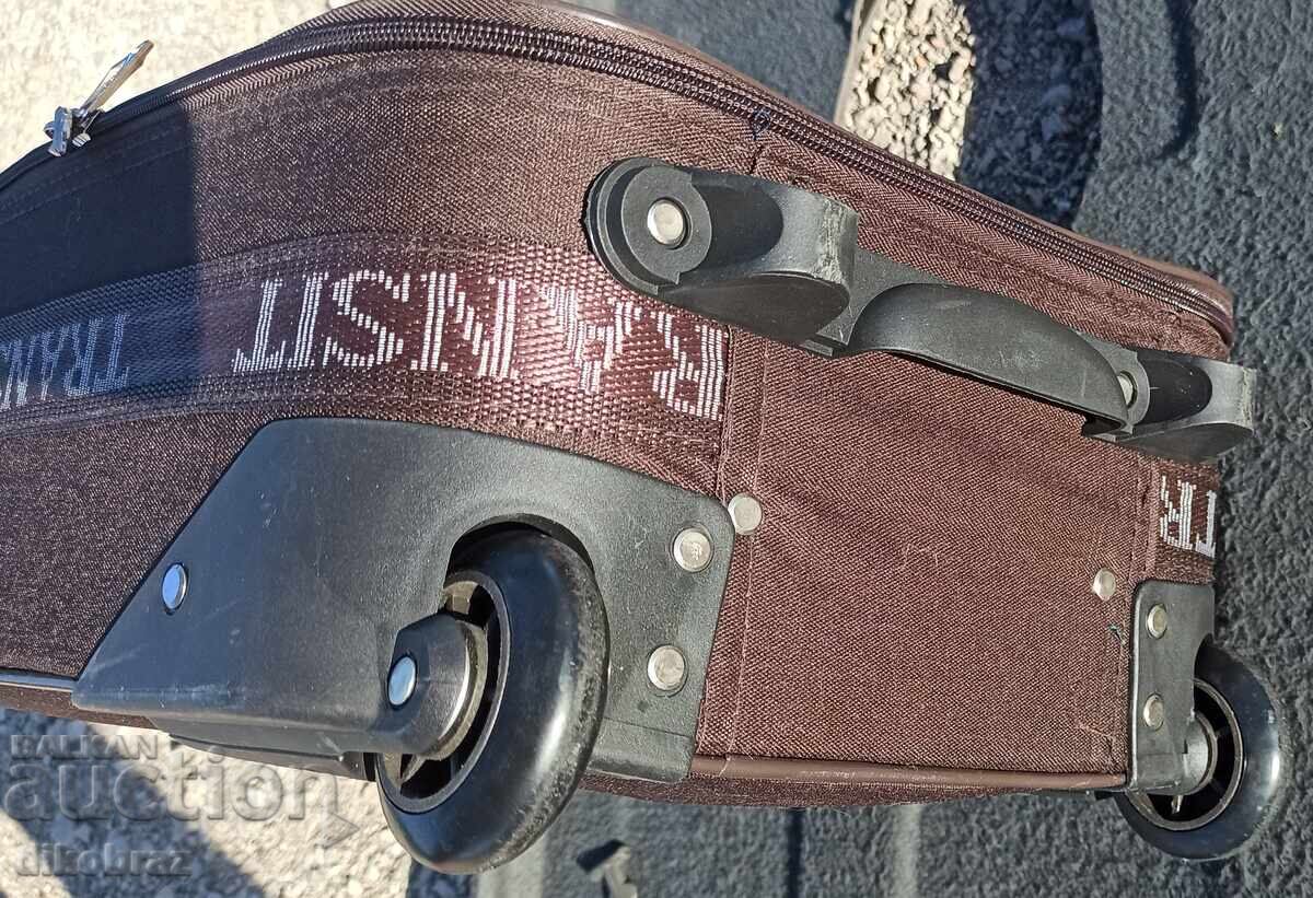 Куфар с колелца размери - 42х30х20 - 2 броя - 25 лв / брой с цена 25.00 лв. | € 12.78