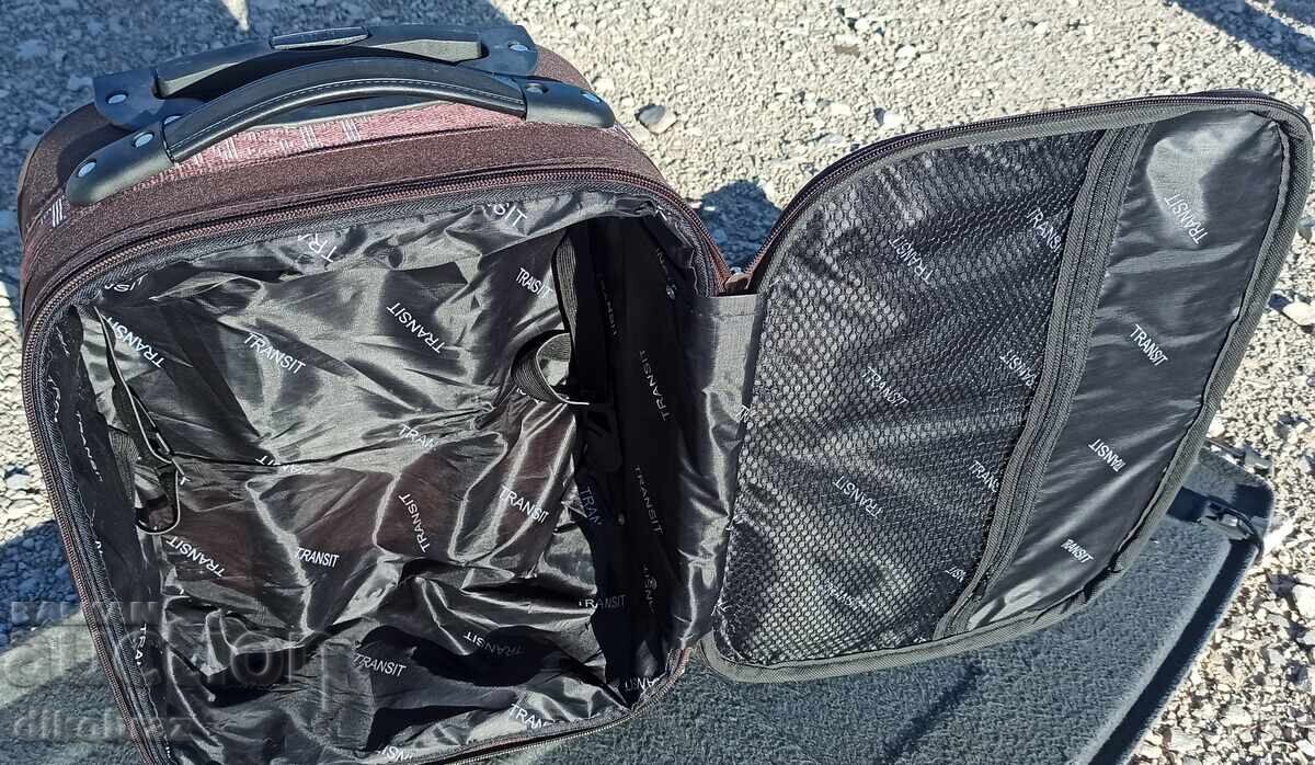 Δημοπρασία Τσάντα με ρόδες διαστάσεων - 42x30x20 - 2 τεμάχια - 25 lv / τεμάχιο