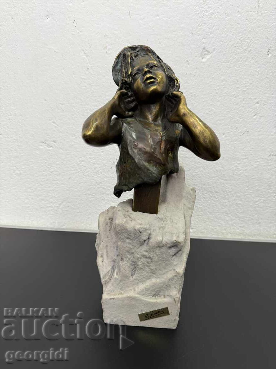 Дизайнерска бронзова скулптура. №7429