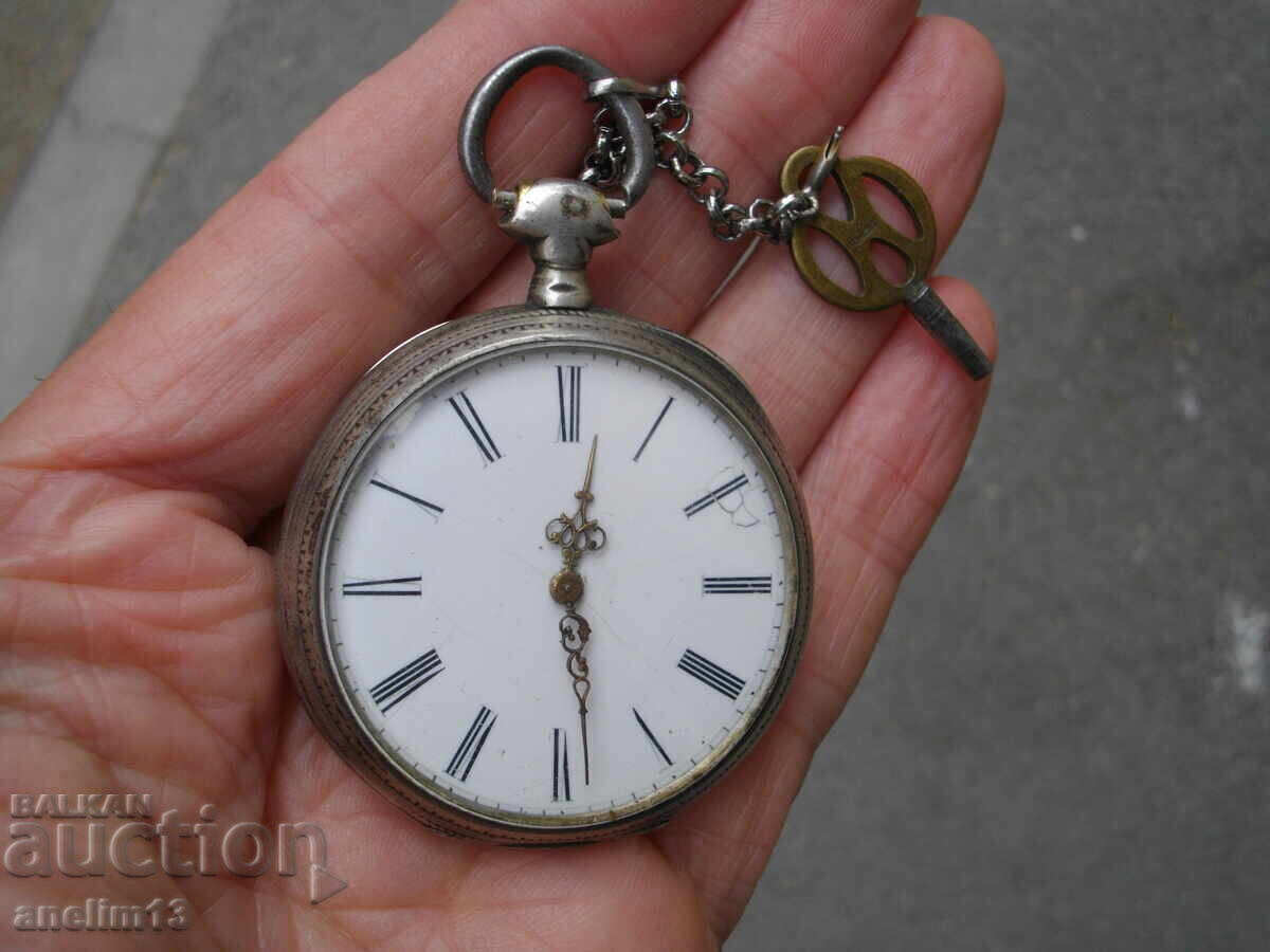 CEAS DE BUZUNAR DIN ARGINT VECHI CU CHEIE cu preț 125.00 BGN | € 63.91