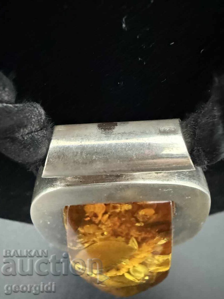 Ασημένιο μενταγιόν με Κεχριμπάρι. Νο. 7414 - 5 Ασημένιο μενταγιόν με Κεχριμπάρι. Νο. 7414 - 5