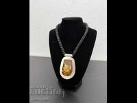 Medalion de argint cu chihlimbar. №7414