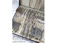 Set of silver plated utensils