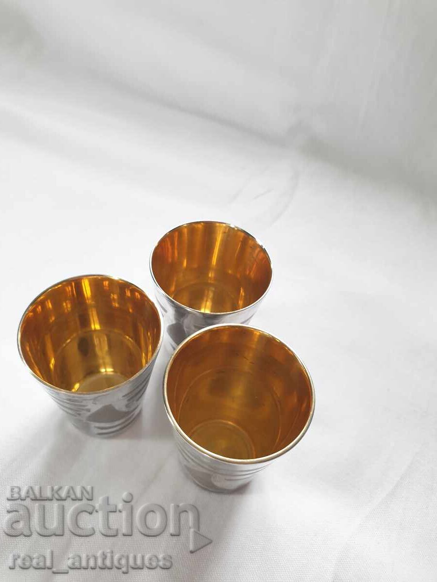 Посребрени чашки с позлата с цена 84.00 лв. | € 42.95
