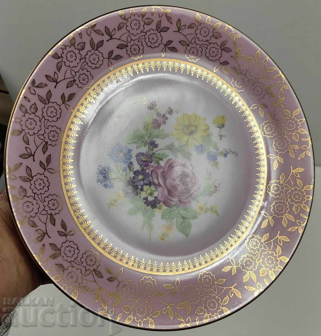 Auction  CZECHOSLOVAKIA COLLECTOR'S PORCELAIN PLATE MARKED