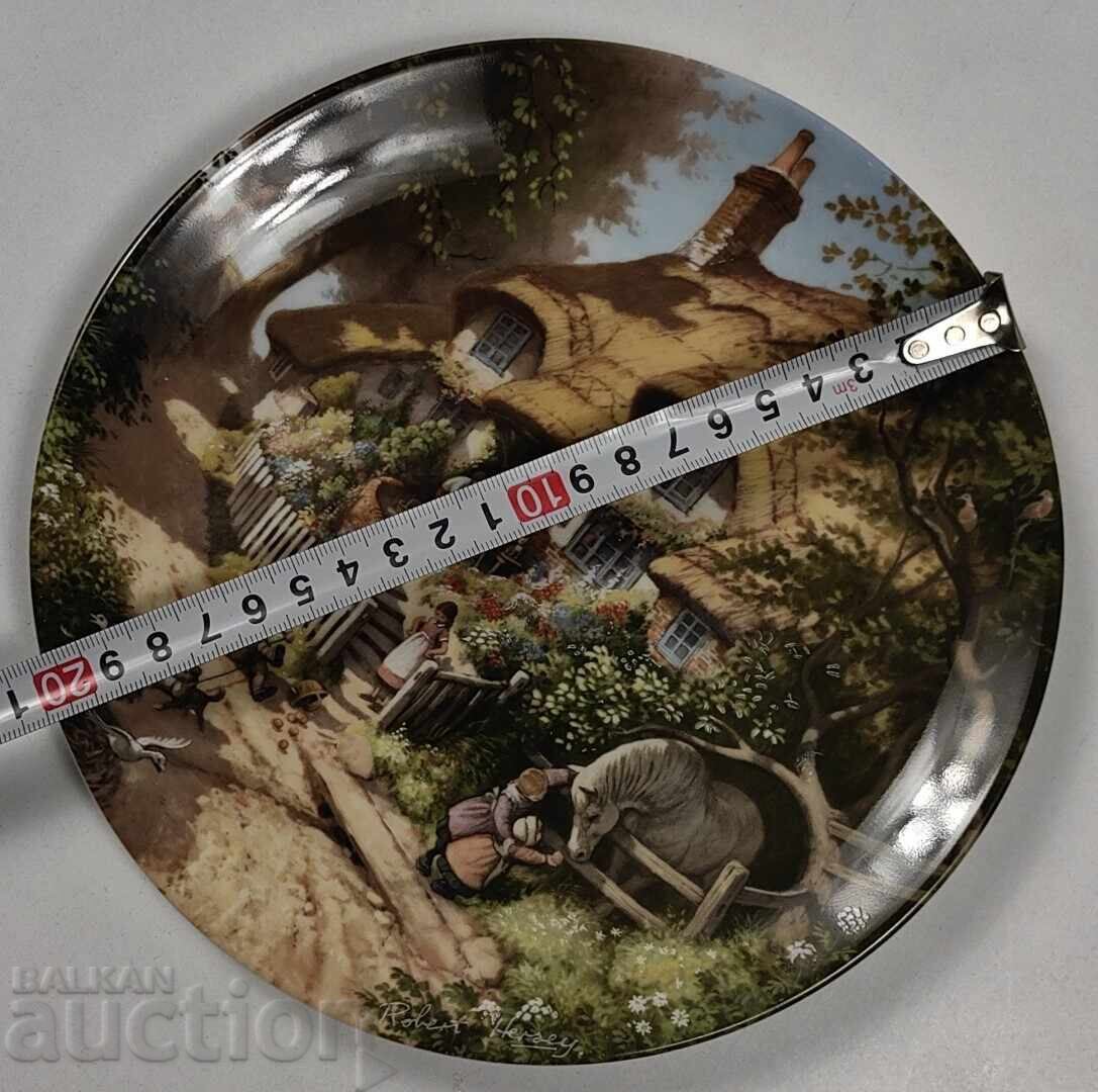 COLLECTOR'S PORCELAIN PLATE MARKED - 5