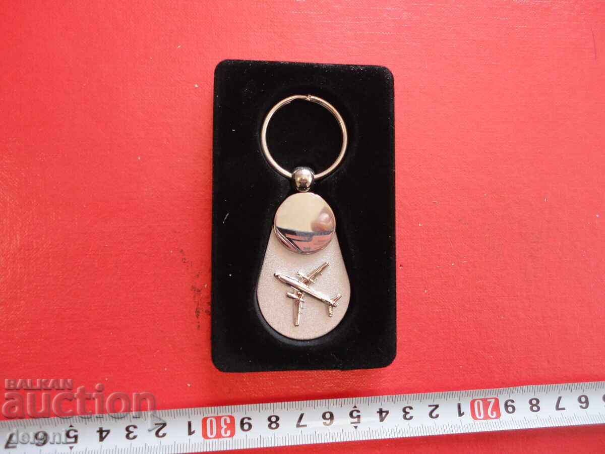 Breloc avion unic cu preț 15.00 BGN | € 7.67 Breloc avion unic cu preț 15.00 BGN | € 7.67