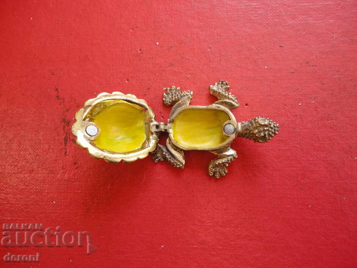 Χάλκινο κουτί χαπιών κόσμημα χελώνα με τιμή 15.00 BGN | € 7.67