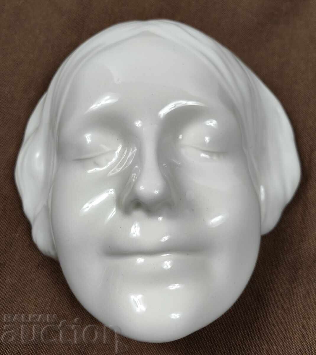 Аукцион НЕПОЗНАТАТА ЖЕНА ОТ СЕНА ПОСМЪРТНА ПОРЦЕЛАНОВА МАСКА GOEBEL