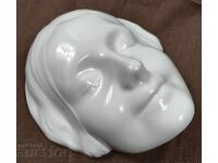 Η ΑΓΝΩΣΤΗ ΓΥΝΑΙΚΑ ΑΠΟ ΤΗ ΣΕΝΑ ΜΕΤΑΘΑΝΑΤΙΑ ΠΟΡΣΕΛΑΝΙΝΗ ΜΑΣΚΑ GOEBEL