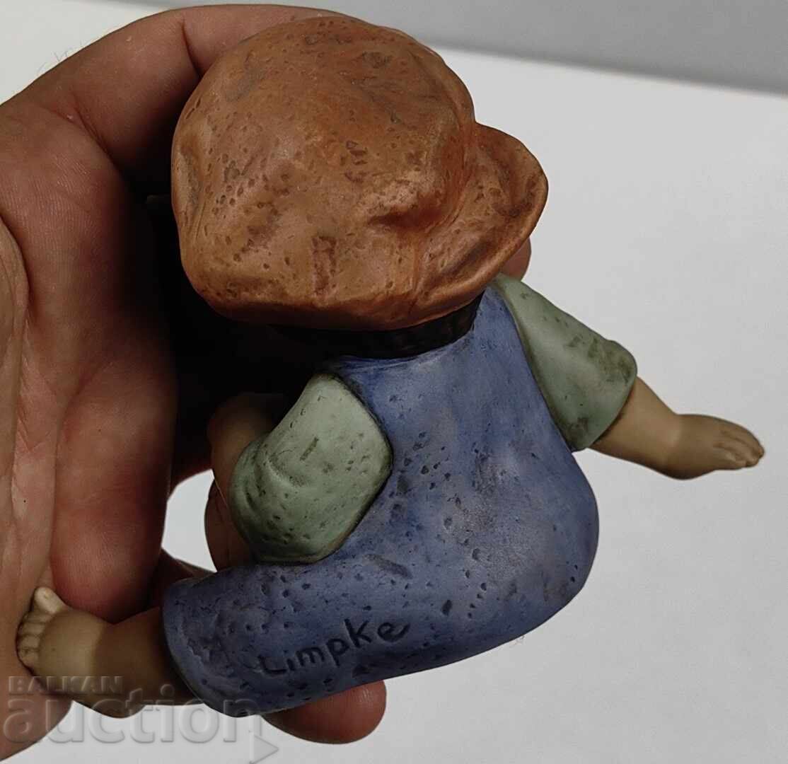 Delivery of GOEBEL GOEBEL FOOTBALL PLAYER BALL PORCELAIN FIGURE MARKED