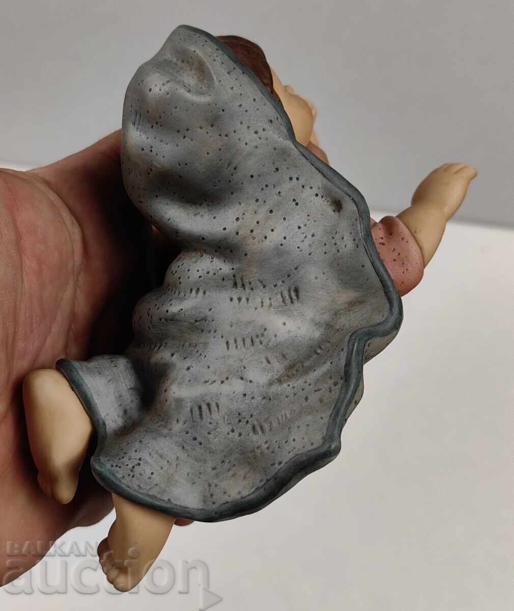 Auction GOEBEL COLLECTOR'S PORCELAIN FIGURE MARKED Auction GOEBEL COLLECTOR'S PORCELAIN FIGURE MARKED