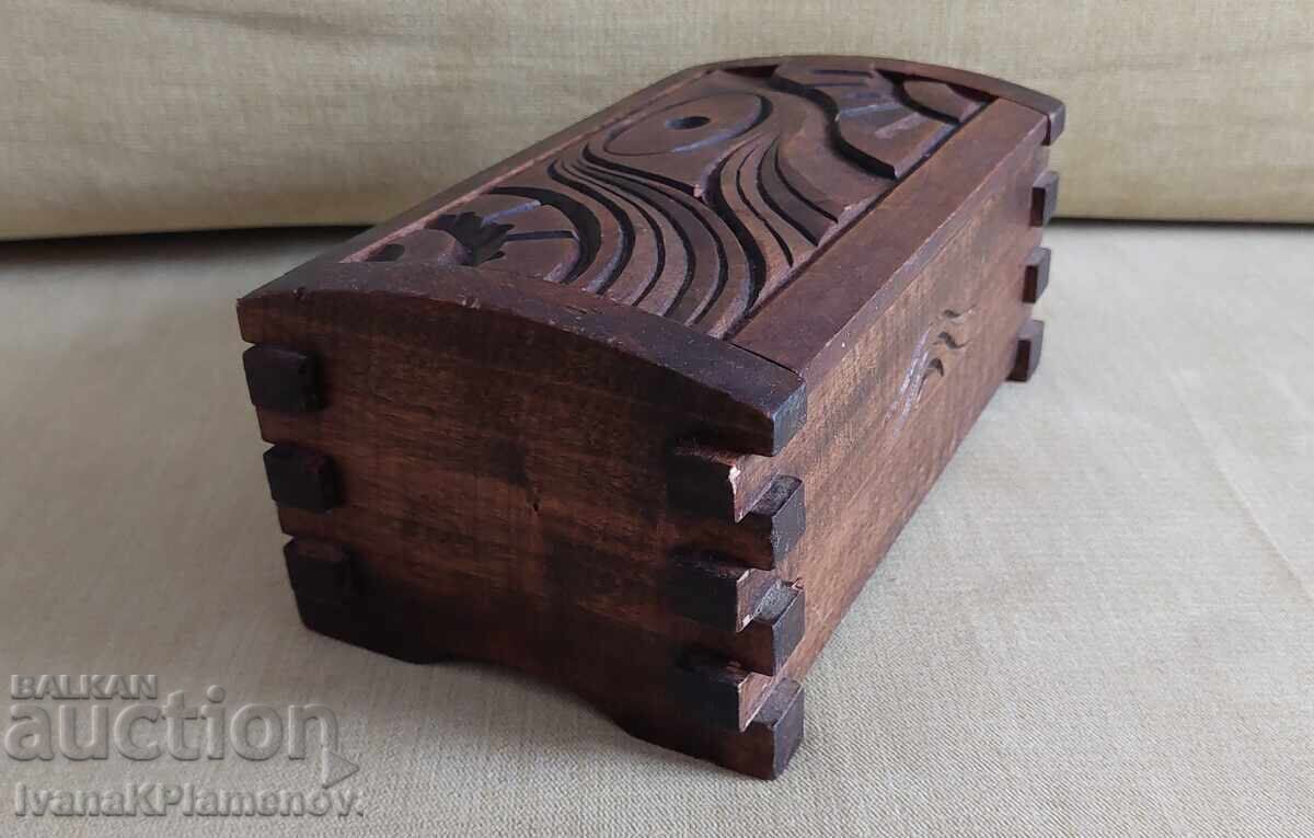 Παράδοση Κουτί ξυλογλυπτικής για τους γνώστες