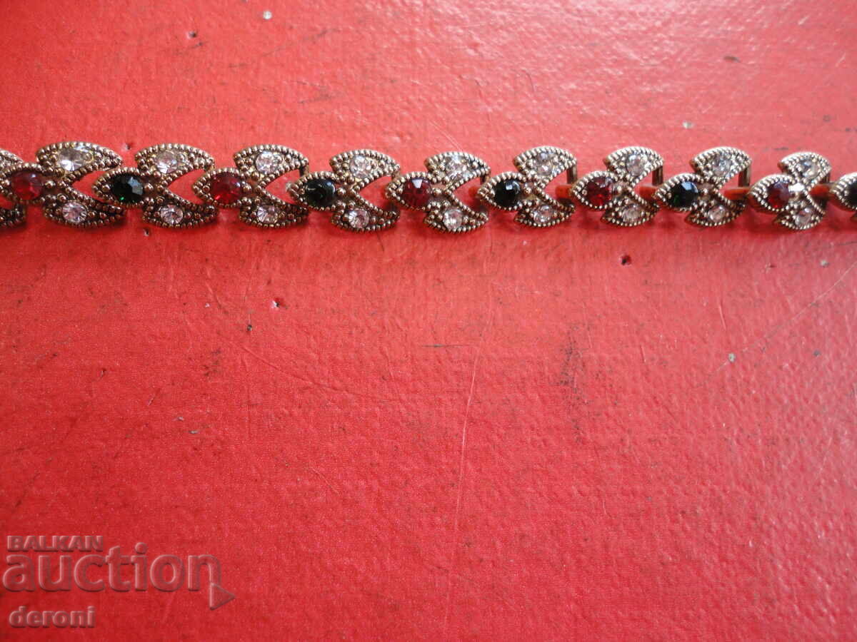 Δημοπρασία Επιχρυσωμένο βραχιόλι με πέτρες Δημοπρασία Επιχρυσωμένο βραχιόλι με πέτρες