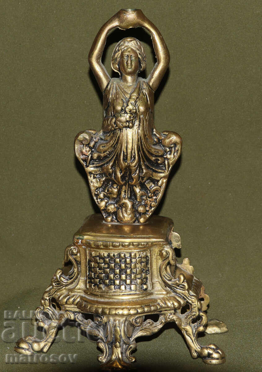 Παλιά ορειχάλκινη γλυπτική άγαλμα κηροπήγιο με τιμή 250.00 BGN | € 127.82