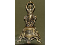 Παλιά ορειχάλκινη γλυπτική άγαλμα κηροπήγιο