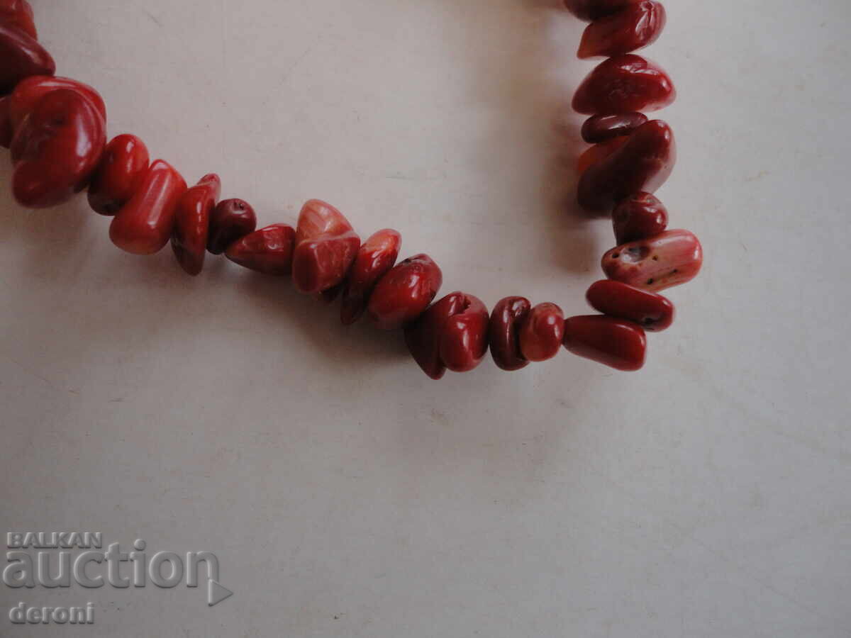 Аукцион Страхотна гривна от естествен корал Аукцион Страхотна гривна от естествен корал