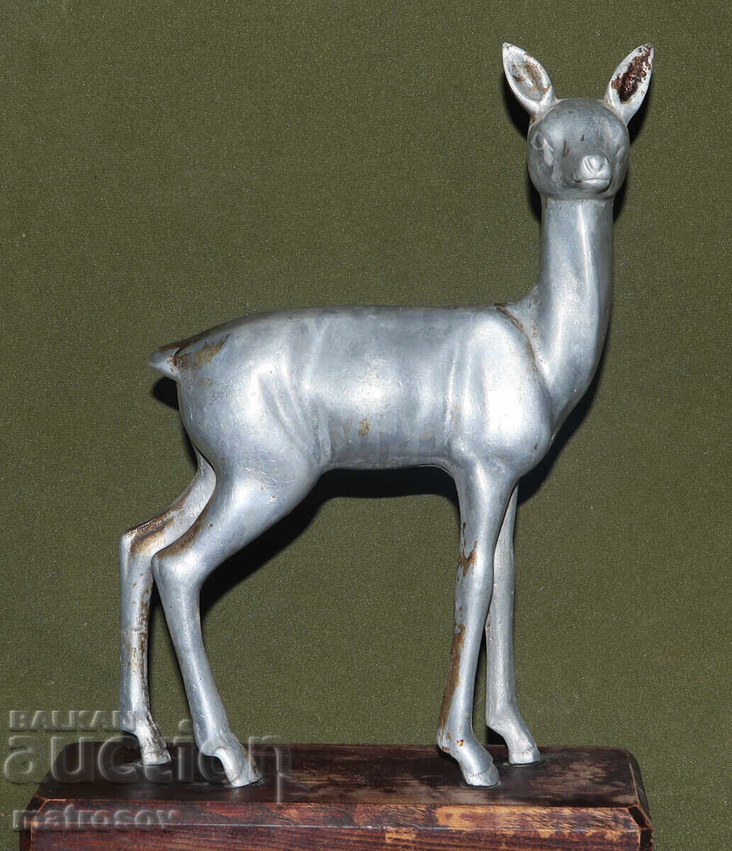 Auction  Metal decorative statue sculpture doe