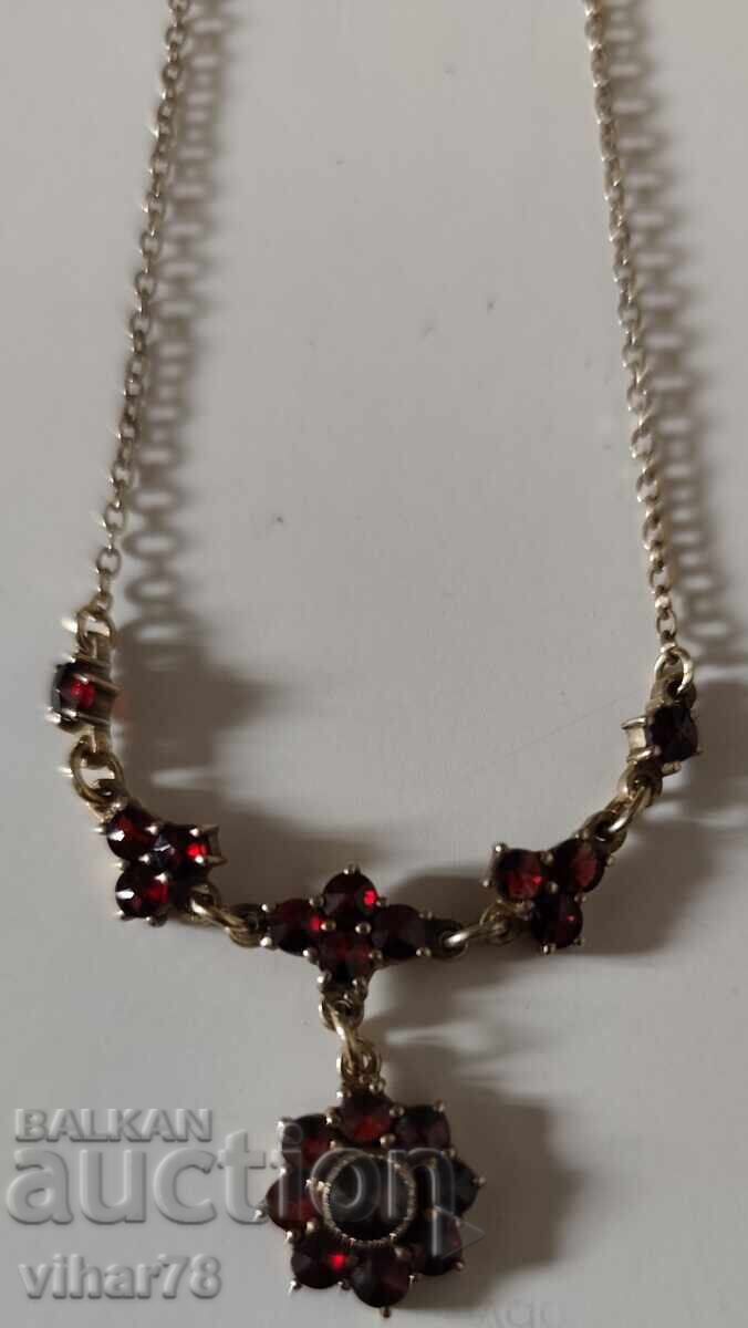 Ασημένιο κολιέ με γρανάτη