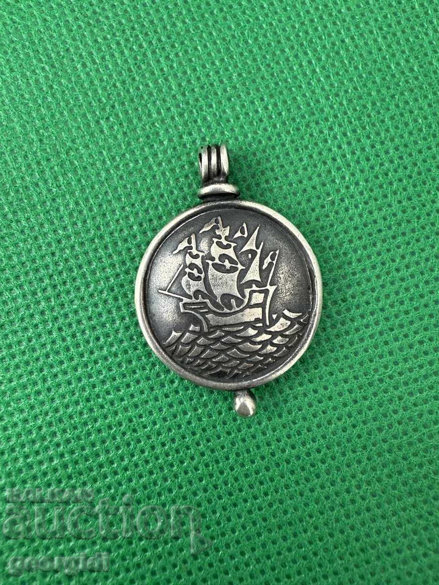 Дизайнерска сребърна висулка с кораб. №7441 Дизайнерска сребърна висулка с кораб. №7441