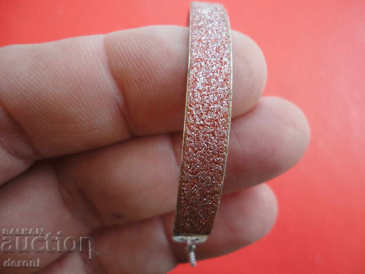 Auction  Attractive bracelet